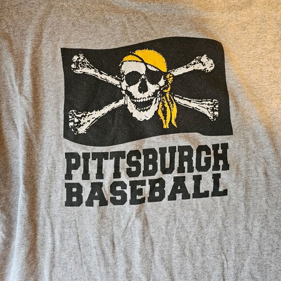 Gildan Pittsburgh Baseball T-Shirt Gray Men 2XL Heavy Cotton Retro Fan Shirt - Picture 2 of 6